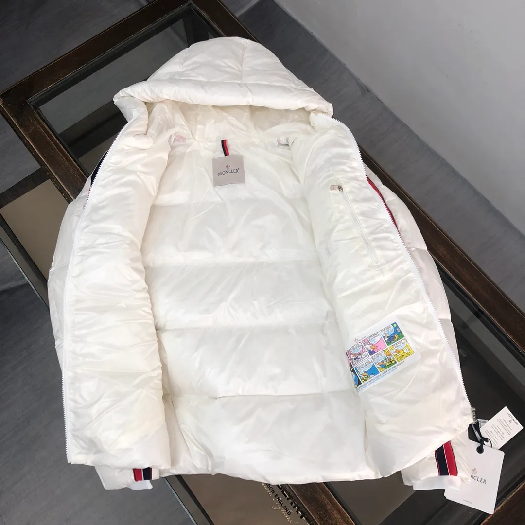 🆕🆕🆕MON*CLER 🔥🔥 New Arrival …… ， ！ ， ， ！ ， ！ ， ， 90 ， ！ Longue Saison Moncler ， ， 。 ：100% / ； ：100% / ； ：90% ，10% ；1 ：100% / 400 ：Black、White Size：1、2、3、4、5